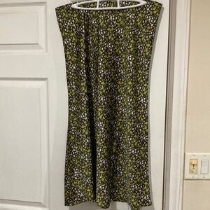 Gently used J. Crew A-Line Slip Skirt in Green Floral sz L